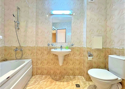 Красива трикімнатна квартира за 250 метрів від моря.. Фото 15 Красива трикімнатна квартира за 250 метрів від моря.. Фото 15