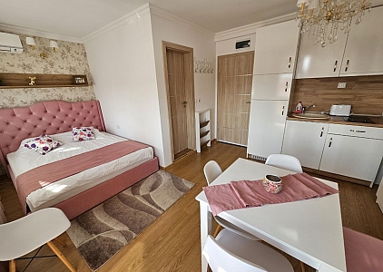 Wunderschönes Studio mit großer Terrasse in einer Luxusanlage. Foto 2