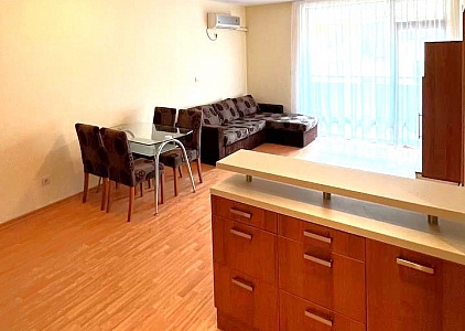 Große Wohnung mit seitlichem Meerblick in einem SPA-Komplex in erster Meereslinie. Foto 9