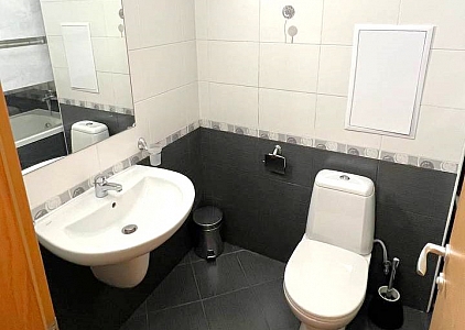 Große Wohnung mit seitlichem Meerblick in einem SPA-Komplex in erster Meereslinie. Foto 23