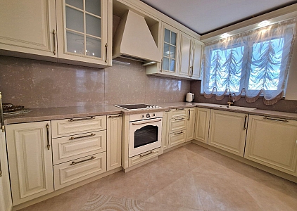Luksusowy trzypokojowy apartament z kominkiem w Burgas. Zdjęcie 18 Luksusowy trzypokojowy apartament z kominkiem w Burgas. Zdjęcie 18