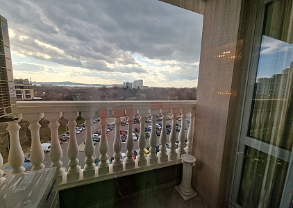 Luksusowy trzypokojowy apartament z kominkiem w Burgas. Zdjęcie 10 Luksusowy trzypokojowy apartament z kominkiem w Burgas. Zdjęcie 10