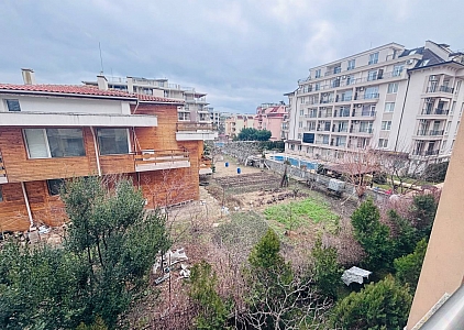 One bedroom apartment in a nice family complex. Photo 13