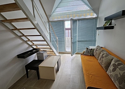 Затишна дворівнева квартира за 450 метрів від моря. Фото 2