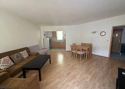 Drei-Zimmer-Wohnung mit Poolblick und hervorragender Lage. Foto 3 Drei-Zimmer-Wohnung mit Poolblick und hervorragender Lage. Foto 3