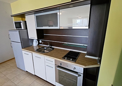 Простора трикімнатна квартира в Поморії. Фото 4