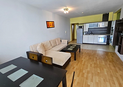 Простора трикімнатна квартира в Поморії. Фото 3