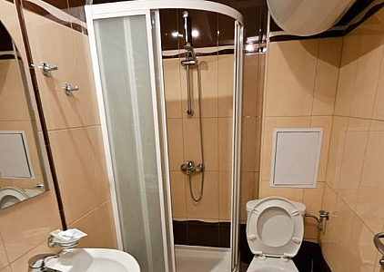 Простора трикімнатна квартира в Поморії. Фото 11