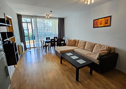 Простора трикімнатна квартира в Поморії. Фото 13