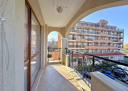 Prostorný byt v dobrém komplexu. Foto 3