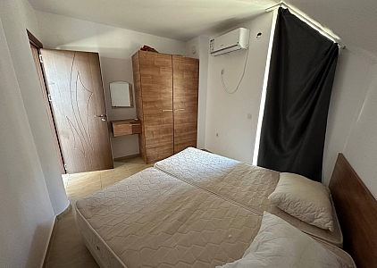 Квартира с тремя спальнями в тихом районе. Фото 9