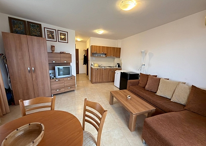 Квартира с видом на бассейн в ухоженном комплексе. Фото 5