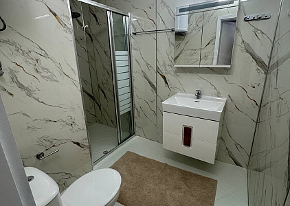 Trzypokojowy apartament z widokiem na morze w pierwszej linii zabudowy kompleksu Oasis. Zdjęcie 12