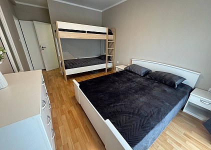 Trzypokojowy apartament z widokiem na morze w pierwszej linii zabudowy kompleksu Oasis. Zdjęcie 8