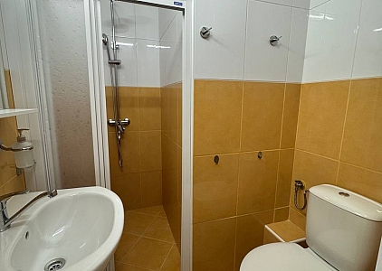 Trzypokojowy apartament z widokiem na morze w pierwszej linii zabudowy kompleksu Oasis. Zdjęcie 11