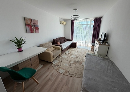 Prostorný byt v rezidenčním komplexu v klidné lokalitě. Foto 2