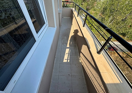 Prostorný apartmán s výhledem na bazén ve skvělém komplexu. Foto 20