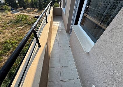 Prostorný apartmán s výhledem na bazén ve skvělém komplexu. Foto 21