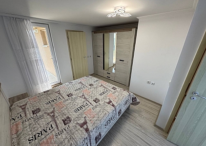 Prostorný apartmán s výhledem na bazén ve skvělém komplexu. Foto 23