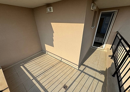 Prostorný apartmán s výhledem na bazén ve skvělém komplexu. Foto 26