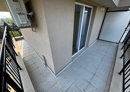 Prostorný apartmán s výhledem na bazén ve skvělém komplexu. Foto 30