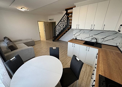 Prostorný apartmán s výhledem na bazén ve skvělém komplexu. Foto 7