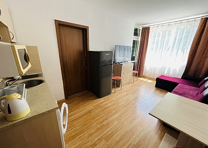 Хорошая квартира в ухоженном семейном комплексе. Фото 1