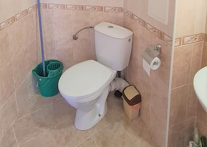 Inexpensive one-bedroom apartment in a closed complex. Photo 9