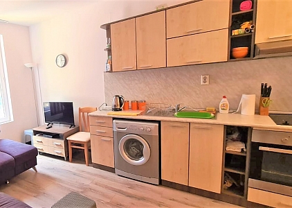 Inexpensive one-bedroom apartment in a closed complex. Photo 2