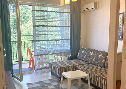 Zweizimmerwohnung mit Poolblick. Foto 2