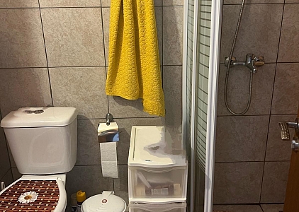 Przestronne studio z meblami. Zdjęcie 9