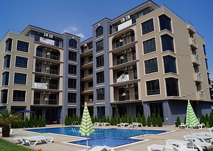 Neue Dreizimmerwohnung mit Kamin in schöner Anlage. Foto 6