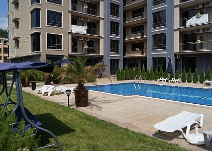 Neue Dreizimmerwohnung mit Kamin in schöner Anlage. Foto 7