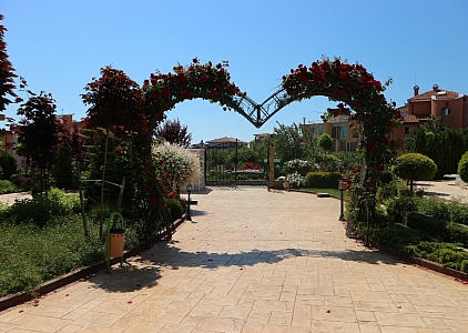 Просторная студия в красивом комплексе. Фото 11