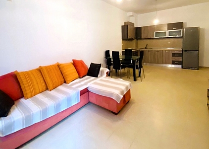 Велика двокімнатна квартира поряд з морем у Поморії. Фото 2