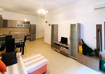 Велика двокімнатна квартира поряд з морем у Поморії. Фото 4