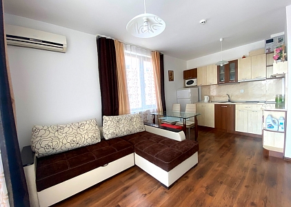 Two-room apartment 350 meters from the sea overlooking the pool. Photo 3