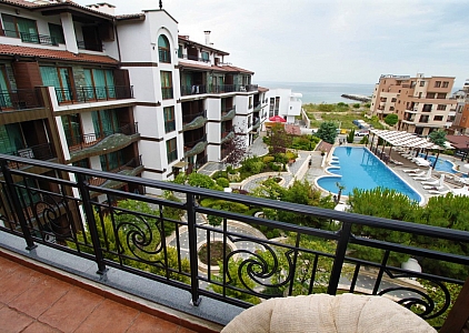 Квартира на первой линии в комплексе Роуз Гарденс Поморие. Photo 14