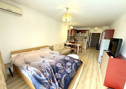 Przestronne studio z widokiem na basen i morze, 50 m od plaży. Zdjęcie 11