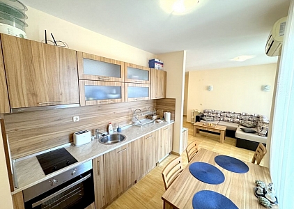 Apartment with pool view in a large complex. Photo 13