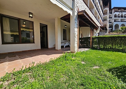 Apartment with sea view and lawn on the first line. Photo 2