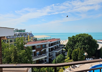Квартира с видом на море на первой линии. Фото 1