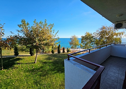 Apartment mit Meerblick in erster Reihe. Foto 1