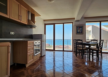 Apartmán s výhledem na moře v budově bez poplatků za údržbu. Foto 9
