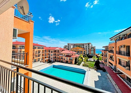 Duży piękny apartament z widokiem na morze w pobliżu plaży. Zdjęcie 1