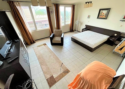 Хорошая трехкомнатная квартира с кабинетом в 450 метрах от моря. Foto 5