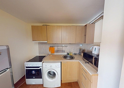 Große Dreizimmerwohnung in einer guten Anlage. Foto 9