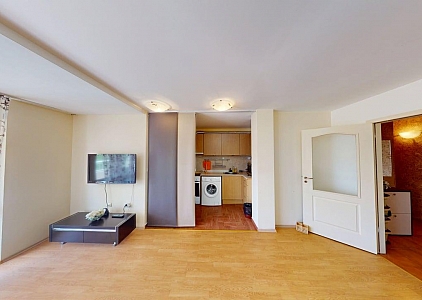 Große Dreizimmerwohnung in einer guten Anlage. Foto 12