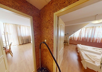 Große Dreizimmerwohnung in einer guten Anlage. Foto 14