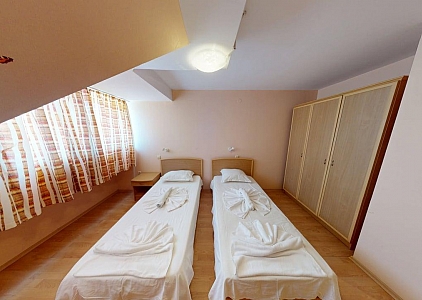Große Dreizimmerwohnung in einer guten Anlage. Foto 15